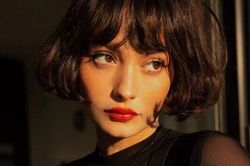 Đổi gió phong cách make up nhẹ nhàng Kpop sang style kim loại sang chảnh