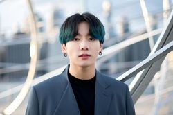 Netizen Hàn mỉa mai chuyện Jungkook lộ đi bar trong khi BTS kêu gọi giãn cách xã hội