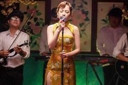 Chi Pu hát 'Ánh trăng nói hộ lòng tôi'