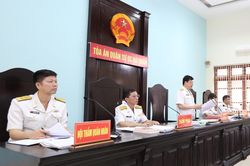 Cựu Thứ trưởng Nguyễn Văn Hiến được ngồi ghế trả lời HĐXX