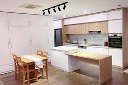 Thiết kế căn bếp nhiều đồ trở nên gọn gàng