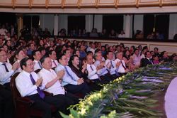 Thủ tướng dự chương trình nghệ thuật 'Dâng Người tiếng hát mùa Xuân'