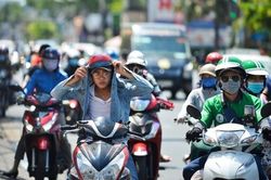 Miền bắc mưa dông, miền trung nắng nóng diện rộng