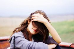 Bị phụ tình, gái trẻ 'buộc' cả em trai người yêu cũ vào cuộc trả thù