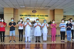Thêm 3 bệnh nhân mắc COVID-19 được công bố khỏi bệnh
