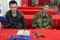 Sơn La: Bắt 2 đối tượng mua bán 2 bánh heroin, 1.000 viên hồng phiến