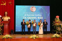Vinh danh các cá nhân tại lễ kỷ niệm Ngày Khoa học Công nghệ Việt Nam