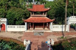 Cổ vật ở đền, chùa không cánh mà bay: SOS