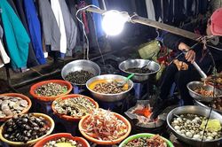 Loạt món ăn vặt không thể bỏ qua ở chợ đêm Đà Lạt