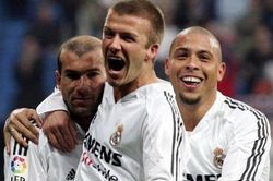Beckham có vị trí trong đội hình toàn sao của Roberto Carlos