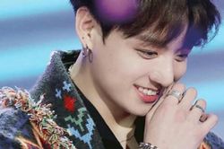 BTS: Jungkook hồi đáp thế nào khi một fan nam muốn hẹn hò?