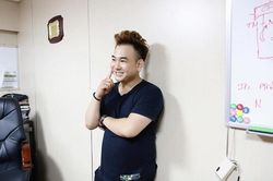 Streamer giàu nhất Việt Nam khóc ròng khi kênh YouTube tiền tỷ 'bay màu'