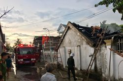 Cháy chuồng bò trong chiều nắng nóng ở Nghệ An