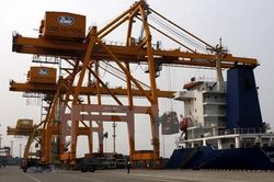 Cảng Container quốc tế Tân cảng Hải Phòng đón tàu siêu trọng tải