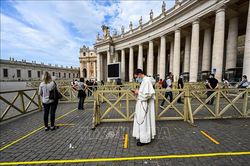Vatican: Du khách đến Nhà thờ Thánh Peter vẫn phải thực hiện giãn cách xã hội