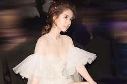 Ngọc Trinh phải đánh phấn, thoa dầu từ đầu đến chân mới có được dung nhan hoàn hảo