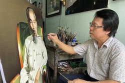 Họa sĩ người Công giáo 50 năm vẽ tranh truyền thần về Bác Hồ