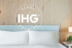 IHG Hotels & Resorts tiến hành thay đổi toàn diện dịch vụ vệ sinh