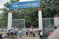 Phụ huynh xông vào lớp đánh giáo viên bất tỉnh