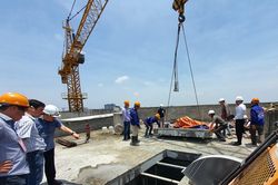 Hà Nội đã cắt sàn mái tầng 18 công trình số 8B Lê Trực