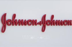 Johnson & Johnson ngừng bán phấn rôm có chứa bột Talc dành cho trẻ em tại Mỹ và Canada