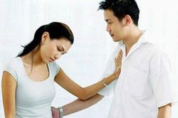 Bạn trai hơn tôi chục tuổi mà lúc nào cũng mải chơi game