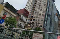 'Cắt ngọn' tòa 8B Lê Trực (Hà Nội): Cần 4 tháng để tháo dỡ riêng tầng 18