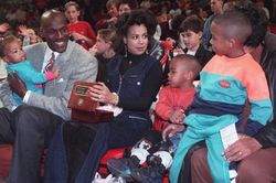 'Mù tịt' về ông bố huyền thoại, con gái của Michael Jordan phải tự lên google tìm hiểu
