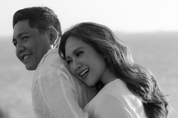 Đức Thịnh - Thanh Thúy tình tứ kỷ niệm 12 năm ngày cưới: 'Tình yêu là điều duy nhất gắn kết chúng tôi'