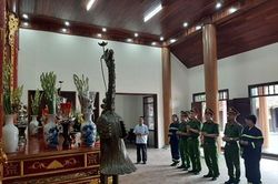 Phú Thọ: Chi đoàn Phòng Cảnh sát phòng cháy chữa cháy dâng hương kỷ niệm 130 năm ngày sinh Chủ tịch Hồ Chí Minh