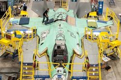 Tiến độ sản xuất tiêm kích F-35 bị chậm do Covid-19