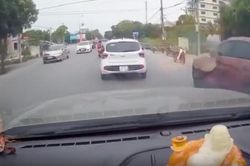 2 'Ninja' phóng xe tốc độ cao tông trúng người đi bộ