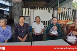 Tình người ở quán cơm chay