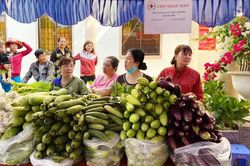 Phiên chợ Nhân đạo Di Linh đưa hàng hóa thiết yếu đến với đồng bào dân tộc thiểu số khó khăn