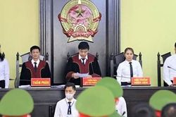 Cựu Giám đốc Sở vắng mặt trong phiên tòa xét xử vụ gian lận điểm thi ở Sơn La