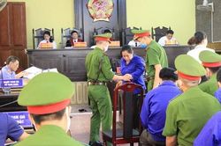Đề nghị triệu tập cựu Giám đốc Sở GD&ĐT Sơn La đến tòa xử vụ gian lận thi cử