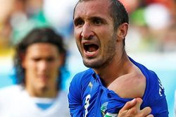 Chiellini ngưỡng mộ Suarez vì cắn anh tại World Cup