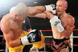 Nhất Long bị knock-out trước 6 cú đấm của đối thủ