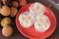 Quả vải đang vào mùa, thử làm món thạch vải 'mát lịm tim'