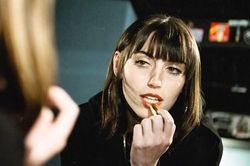 Trong thế giới fangirl: Sasha Sloan và âm nhạc của cô như ánh Trăng dịu dàng