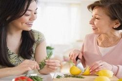 Giám đốc chọn vợ và chiêu giả ốm của mẹ chồng