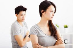 Bạn gái quá ít nói và chỉ thích được quan tâm