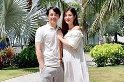 Đông Nhi khoe ảnh lộ rõ bụng bầu khi du lịch cùng Ông Cao Thắng