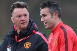 Van Persie kể lại khoảnh khắc bị HLV Van Gaal bạt tai