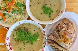 Đổi vị với 4 địa điểm cháo gỏi vịt ngon ở TP.HCM