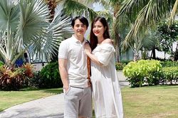 Đông Nhi bế bụng bầu to theo ông xã về lại nơi diễn ra sự kiện trọng đại của đời mình