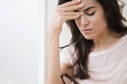 Đang yên bình, bố chồng bỗng dẫn một người phụ nữ về và gọi là vợ khiến cả nhà tôi lao đao
