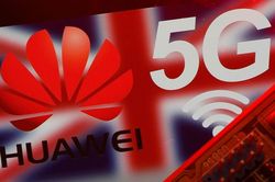 Bị Mỹ kiềm tỏa, Huawei gặp khó tại Anh