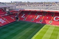 Premier League vẫn tranh cãi chuyện sân nhà – sân khách