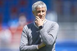 Barcelona: Bị Messi chỉ trích chiến thuật, HLV Quique Setien 'phản pháo'